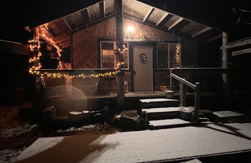 Clark Fork Cabin | Cozy 1-bedroom cabin in peaceful Clark Fork with AC