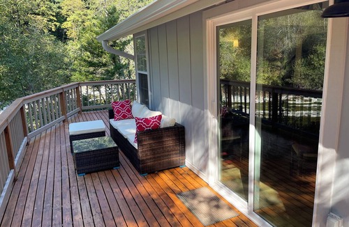Washougal Cabin | Cozy 1-bedroom riverfront cabin on the upper Washougal River