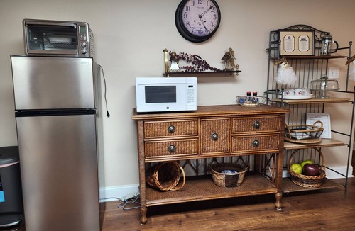 Greenback Apartment | Cozy 1-bedroom studio in quite lovely country side Greenback.