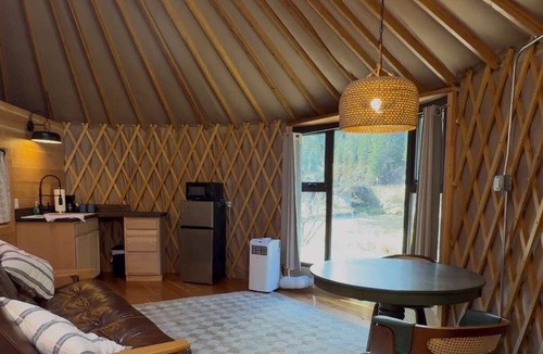 Lowell Cabin | Cozy 1-bedroom Yurt on the Lochsa River