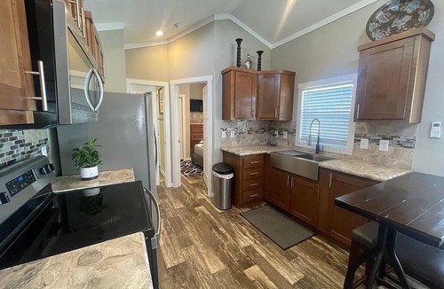 Hurricane House | Cozy 1Bedroom Tiny home with, WiFi + Amenities near Recreation + National Parks