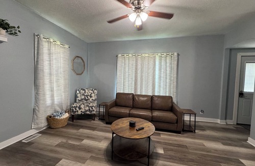 Colo House | Cozy 2-bedroom house in peaceful Colo with AC