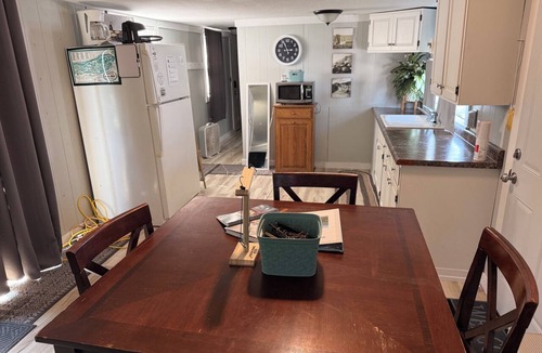 Harpers Ferry House | Cozy 2-Bedroom River Town Retreat – Sleeps 6-8 - Walking distance to the River