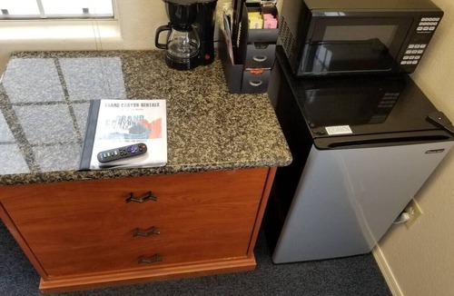 Valle Hotel | Cozy 2BR/2BA Near Grand Canyon: Great Value for 6