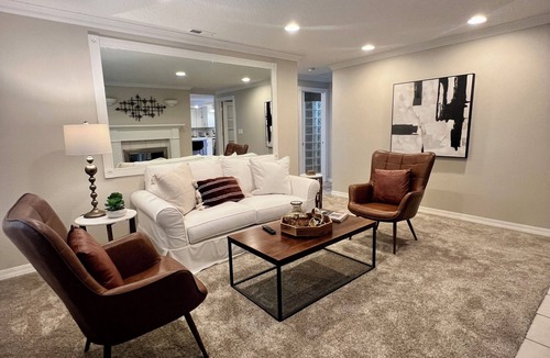 Parkland House | Cozy 3-bed Rambler conveniently located to JBLM, PLU, Mt Rainier with cool AC