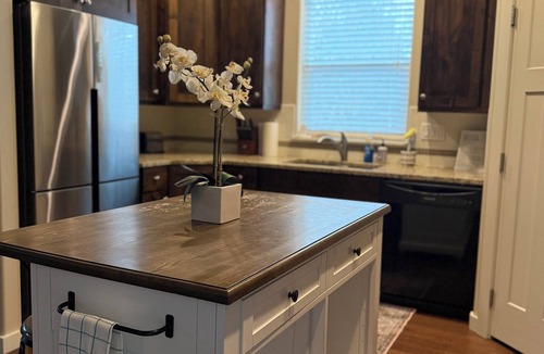Southwest Ada County Alliance House | Cozy 3-bedroom Cottage in the charming Hazelwood Village in Boise.