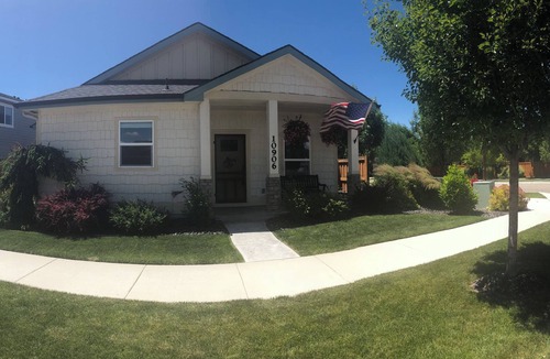 Southwest Ada County Alliance House | Cozy 3-bedroom Cottage in the charming Hazelwood Village in Boise.