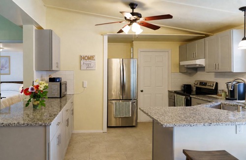 Bainbridge Island House | Cozy 3BR Bainbridge Island Home with Large Fenced Yard Near Ferry & Town
