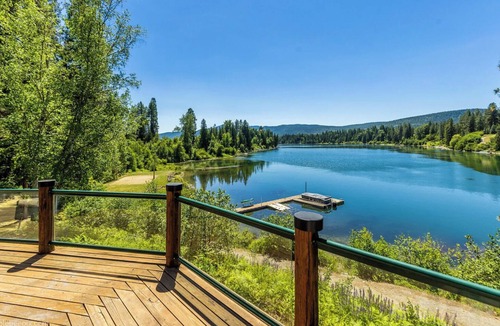 Pend Oreille County Cabin | Cozy 4-bedroom waterfront Cabin in peaceful Ione with AC. Sleeps 14!