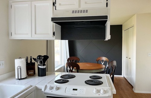 Five Oaks House | Cozy 4B House with Pool Table, Near Nike/Intel, 10miles to downtown Portland