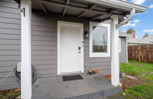 South Tacoma House | Cozy and 3 mins to Tacoma dome.