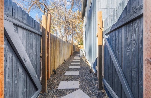 Sunset Apartment | Cozy and Comfortable Studio with Kitchenette and Work Space