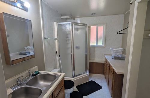 Inglewood-Finn Hill Apartment | Cozy and Private studio in charming Kirkland near the lake, parks and grocery