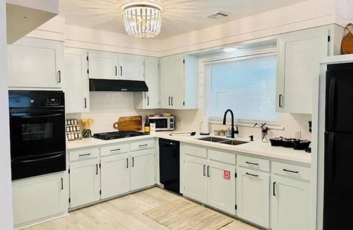 Biloxi Cottage | Cozy beach cottage in Biloxi and only 5 minutes from Ocean Springs!