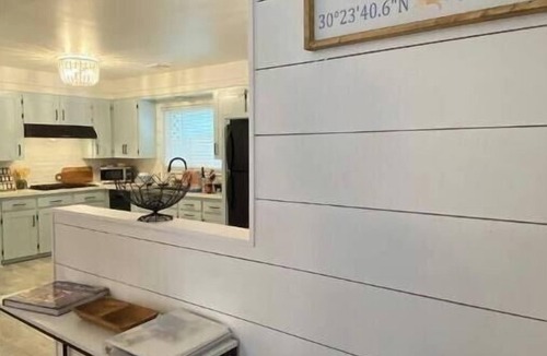 Biloxi Cottage | Cozy beach cottage in Biloxi and only 5 minutes from Ocean Springs!