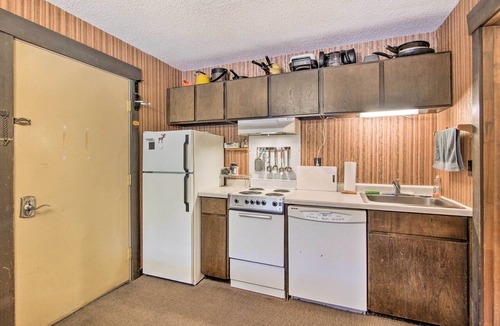 Big Sky Apartment | Cozy Big Sky Studio ~ 1 Mile to Mtn Village!
