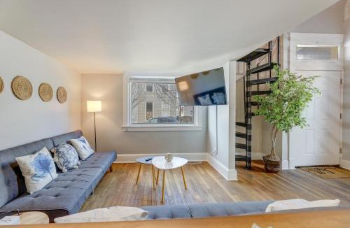 Clifton Heights House | Cozy Boho-Chic Loft ~ 2 Mi to Downtown Cincinnati