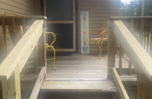 Gladwin House | Cozy bungalow bring your off road vehicle and snowmobiles.