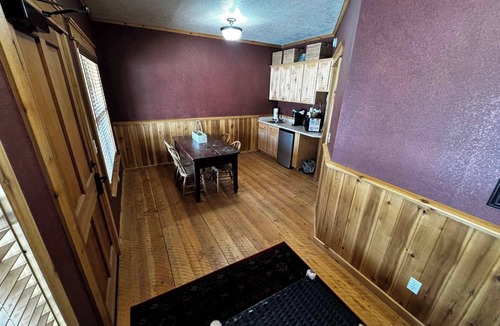 Almo Cabin | Cozy Cabin 4 Almo Inn near City of Rocks and Castle Rocks Park