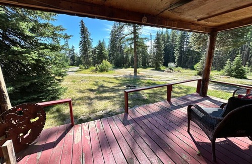 Tamarack Resort House | Cozy Cabin Across the Road from Lake Cascade, 4 miles to Tamarack Resort