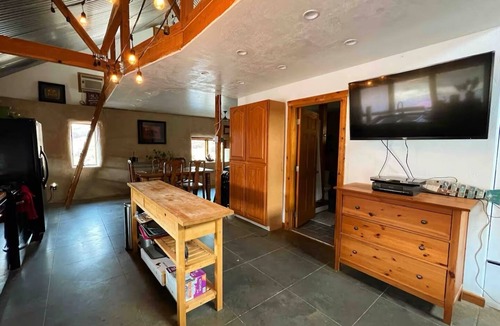 Twin Falls County Cabin | Cozy Cabin -HotTub River Front