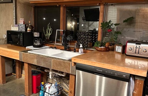 Twin Falls County Cabin | Cozy Cabin -HotTub River Front