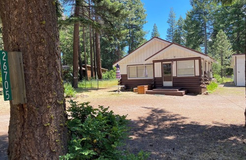 Klamath Falls Cabin | Cozy cabin in serene Rocky Point near Klamath Lake