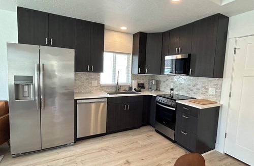 Garden District Apartment | Cozy Cabin Near Marina | Boating & Hiking | Perfect Getaway