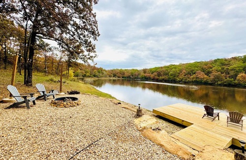 Cabot Cabin | Cozy CABIN on a PRIVATE LAKE in Cabot, AR
