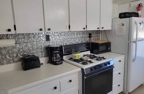 St. Helen House | Cozy cabin, sleeps 6. Fully furnished. Ride right to trails from cabin.