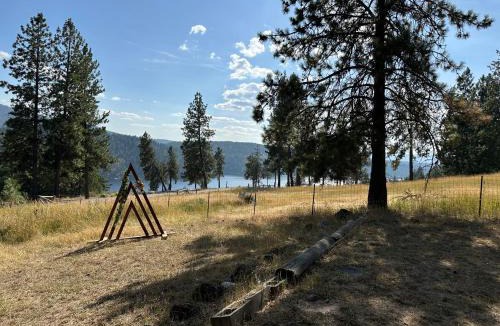 Coeur d'Alene House | Cozy Cabin with Coeur d'Alene Lake views