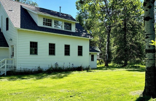 Kalispell Cottage | Cozy charming Flathead Valley Cottage, under the shadow of the Swan Mountains