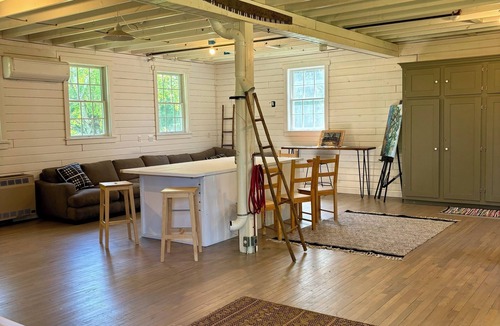 Kalispell Cottage | Cozy charming Flathead Valley Cottage, under the shadow of the Swan Mountains