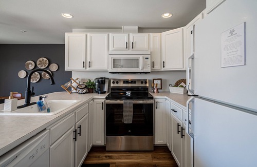 Chelan Condo | Cozy Chelan Condo, Lake & Mountain Views