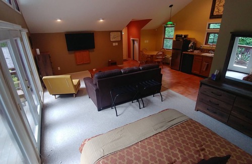 Andersonville House | Cozy Comfort on Norris Lake - Tritoon/JetSki rental available - dock for free!
