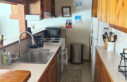 Moose Wilson Road Condo | Cozy condo in the Aspens - 1 bed, 1 double bunk, 1 bath, w/fireplace & W/D!