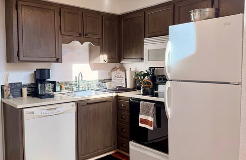 McCall Condo | Cozy Condo -Walk to Downtown McCall & Marina! Hot Tub, Indoor Pool, Sauna &more.