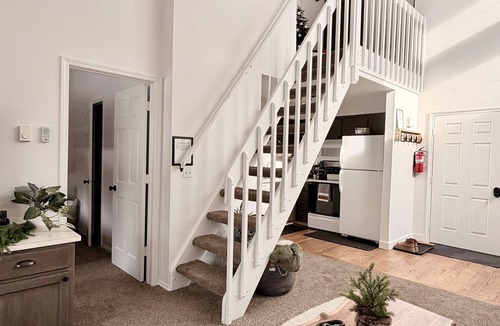 McCall Condo | Cozy Condo -Walk to Downtown McCall & Marina! Hot Tub, Indoor Pool, Sauna &more.