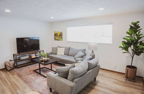 Logan House | Cozy Convenient Basement Apt.