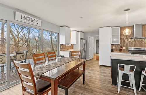Delaware House | Cozy Cottage by the Olentangy river!