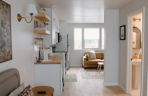 North End Cottage | Cozy Cottage in The North End Near Downtown