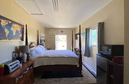 Sequim House | Cozy cottage near Olympic National Park, hiking trails & Dungeness River