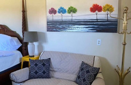 Sequim House | Cozy cottage near Olympic National Park, hiking trails & Dungeness River