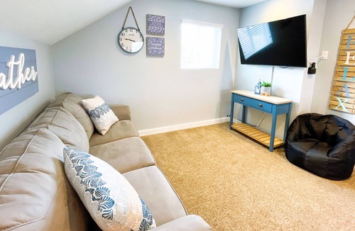 Garden City Cottage | Cozy Cottage w/Hot Tub, 2 Blocks from Lake, 15 minute drive to Beaver Mtn