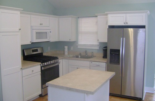 Pentwater House | Cozy Cottage w/Wifi-and private Lake Michigan beach access