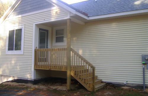 Pentwater House | Cozy Cottage w/Wifi-and private Lake Michigan beach access