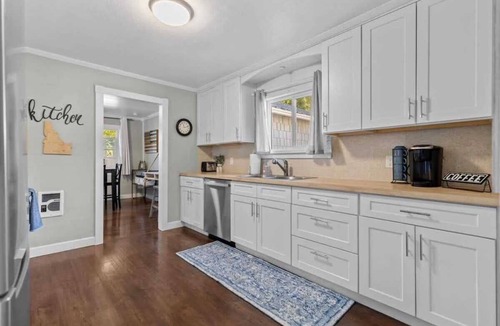 Coeur d'Alene House | Cozy cottage walk to parks near lake and downtown