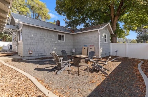 Coeur d'Alene House | Cozy cottage walk to parks near lake and downtown