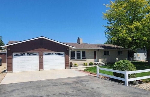 Nampa House | Cozy country house near major stores, markets. Ideal for your perfect vacation.