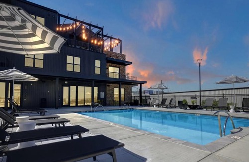 Avondale Apartment | Cozy Flat with Pool, Gym, and Stunning City Views